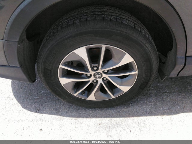 2016 Toyota RAV4, VIN: JTMRJREV0GD011600