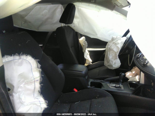 2016 Toyota RAV4, VIN: JTMRJREV0GD011600