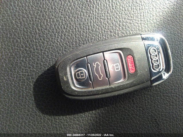 2014 Audi A8, VIN: WAUAGAFD4EN003104