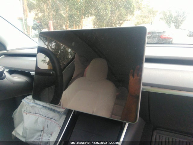Tesla Model Y Long Range 2020 5YJYGDEE0LF017624 Image 8