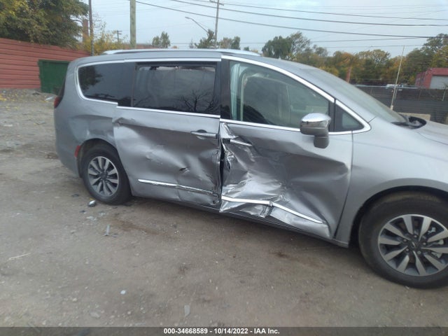 2021 Chrysler Pacifica Hybrid, VIN: 2C4RC1S74MR590312