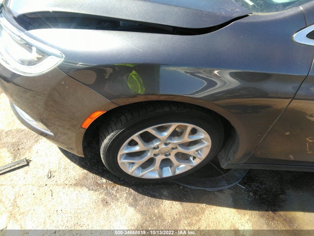 Chrysler 200 C 2015 1C3CCCCG4FN727883 Image 4