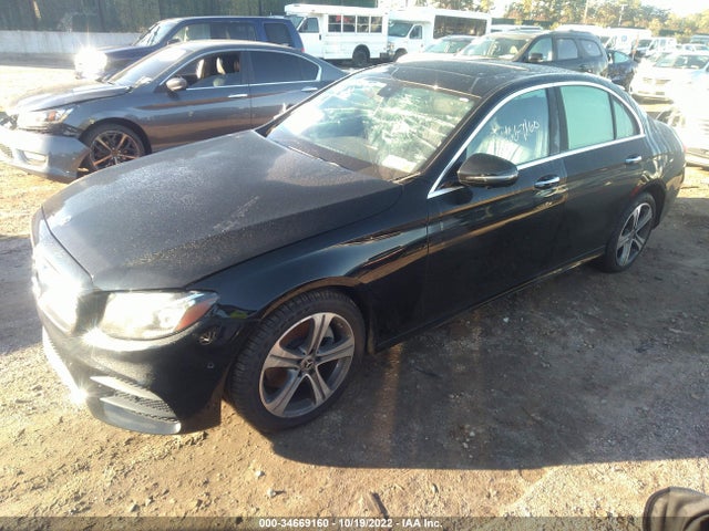 2019 Mercedes-Benz E-Class, VIN: WDDZF4KB1KA586528