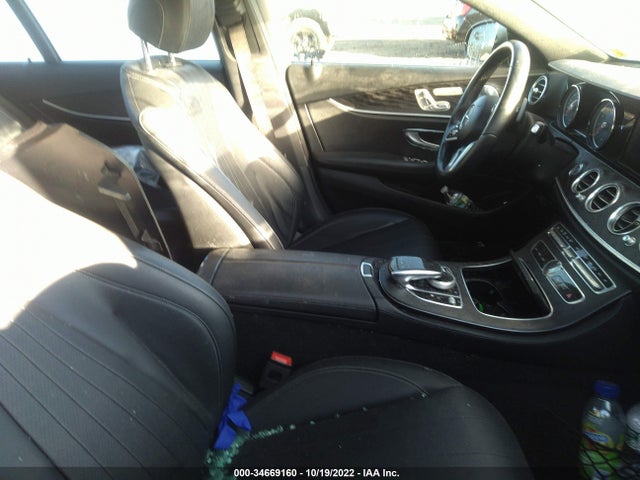 2019 Mercedes-Benz E-Class, VIN: WDDZF4KB1KA586528