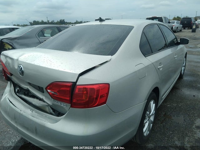 3VWDX7AJ8BM034083 Volkswagen Jetta Sedan Se W