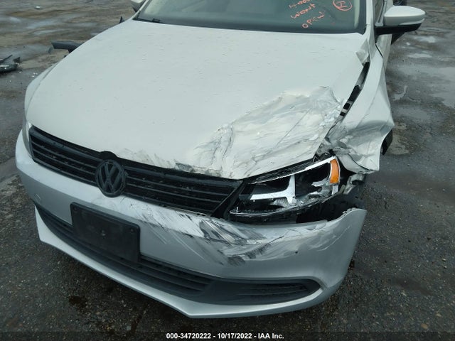 3VWDX7AJ8BM034083 Volkswagen Jetta Sedan Se W
