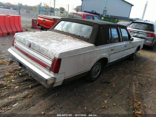 Lincoln Town Car 1988 1LNBM82F0JY843675 Image 5