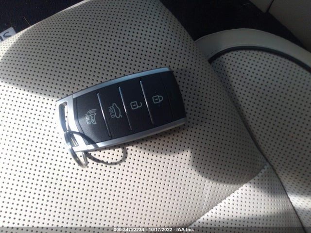 2017 Genesis G90, VIN: KMHG34JA0HU023279