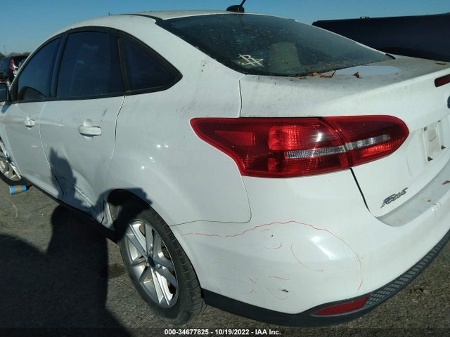 2015 Ford Focus, VIN: 1FADP3F28FL356605