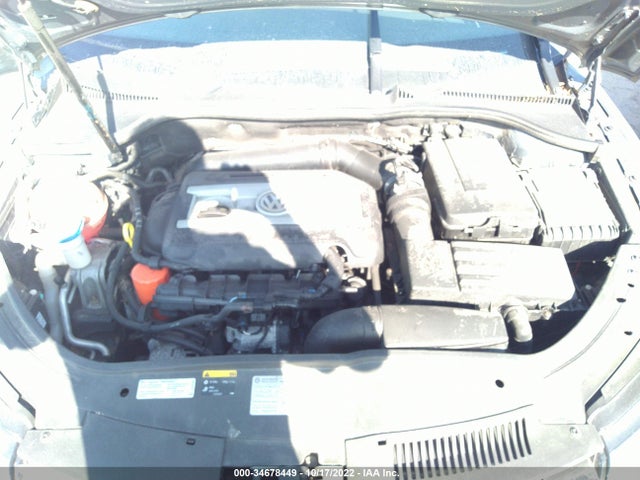 2015 Volkswagen Eos, VIN: WVWBW8AH0FV000439