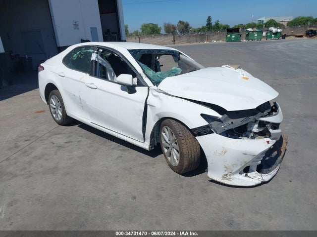Toyota CAMRY LE 2018 4T1B11HK2JU637737 главное изображение