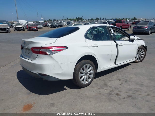 Toyota CAMRY LE 2018 4T1B11HK2JU637737 Image 4