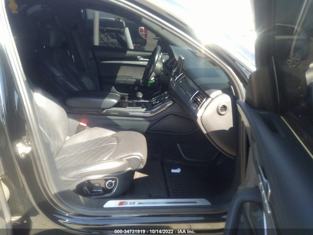 2016 Audi S8, VIN: WUAJ5AFDXGN900264