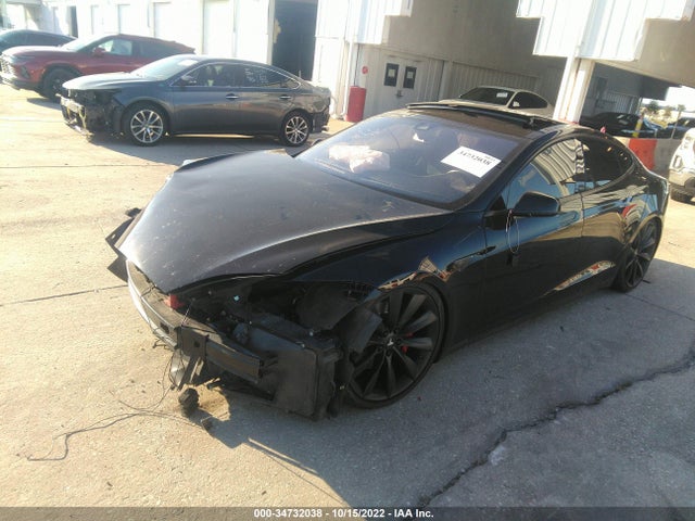 2015 Tesla Model S, VIN: 5YJSA1H48FF081522