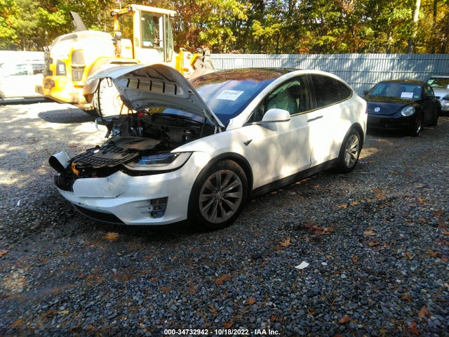 2020 Tesla Model X, VIN: 5YJXCBE22LF238482
