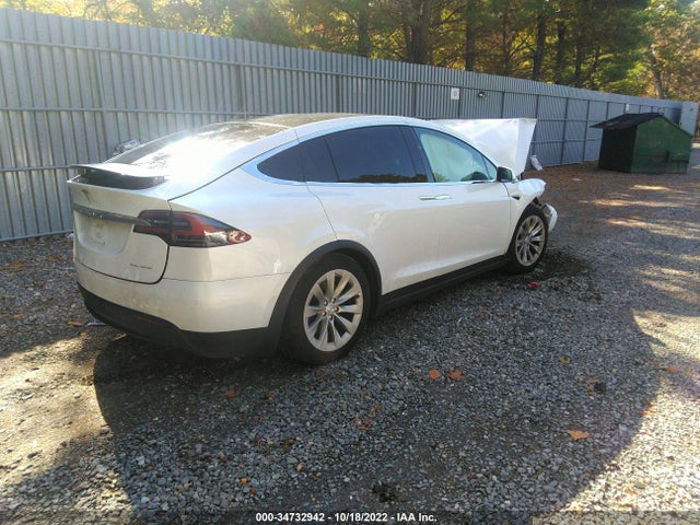 2020 Tesla Model X, VIN: 5YJXCBE22LF238482