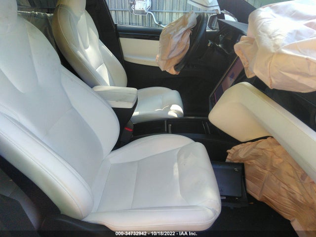 2020 Tesla Model X, VIN: 5YJXCBE22LF238482