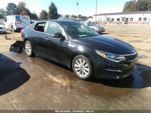 2018 Kia Optima, VIN: 5XXGT4L34JG256290