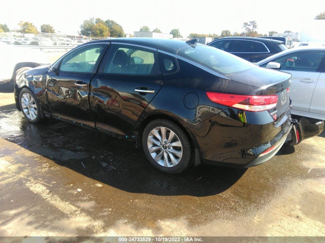2018 Kia Optima, VIN: 5XXGT4L34JG256290