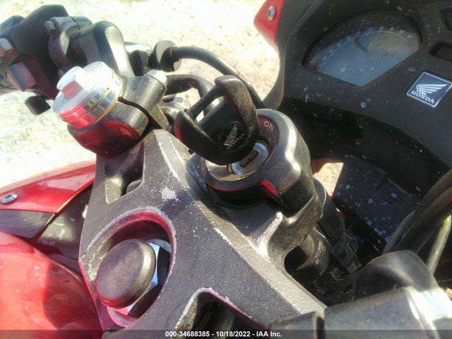 2015 HONDA CBR650 F VIN: MLHRC7418F5100057