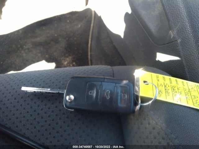 Volkswagen Rabbit 2006 WVWDR71K26W203283 Image 3