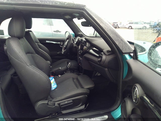 2021 Mini Roadster, VIN: WMWWJ5C04M3M08373