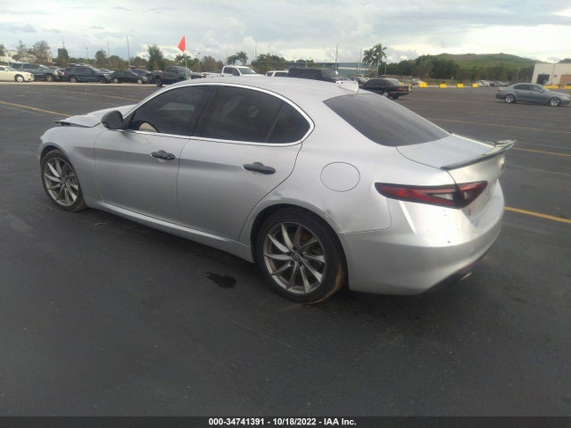 2017 Alfa Romeo Giulia, VIN: ZARFAEBN4H7528713
