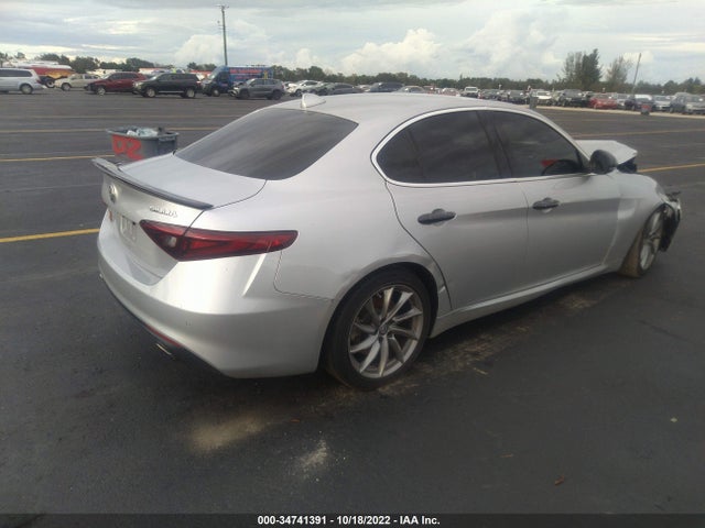 2017 Alfa Romeo Giulia, VIN: ZARFAEBN4H7528713