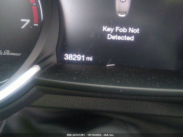 2017 Alfa Romeo Giulia, VIN: ZARFAEBN4H7528713