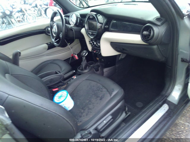 2018 Mini Roadster, VIN: WMWWG5C57J3D00564