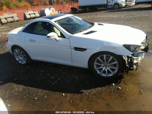 2017 Mercedes-Benz SLK-Class, VIN: WDDPK3JA8HF140412