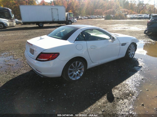 2017 Mercedes-Benz SLK-Class, VIN: WDDPK3JA8HF140412