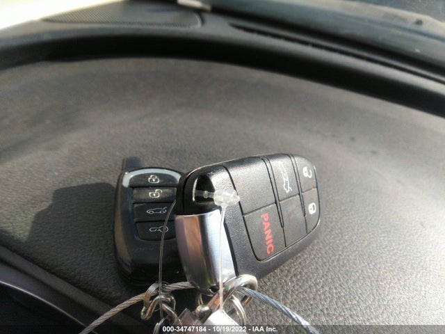 1C3CCCAB8GN125531 Chrysler 200 Limited