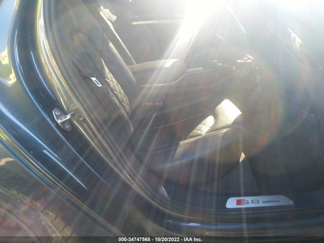 2015 Audi S8, VIN: WAUK2AFD4FN013670