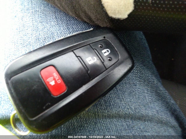 2019 TOYOTA RAV4 XLE VIN: JTMW1RFV4KD005373