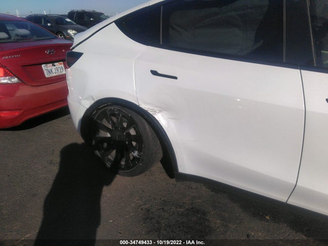 Tesla Model Y Long Range 2021 5YJYGAEE9MF234623 Image 7