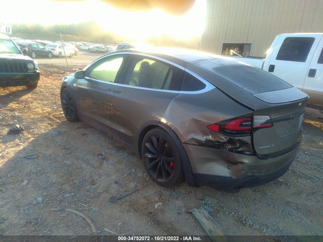 2016 Tesla Model X, VIN: 5YJXCBE45GF000374