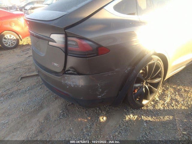 2016 Tesla Model X, VIN: 5YJXCBE45GF000374
