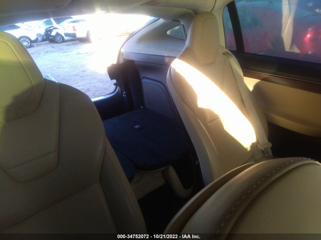 2016 Tesla Model X, VIN: 5YJXCBE45GF000374