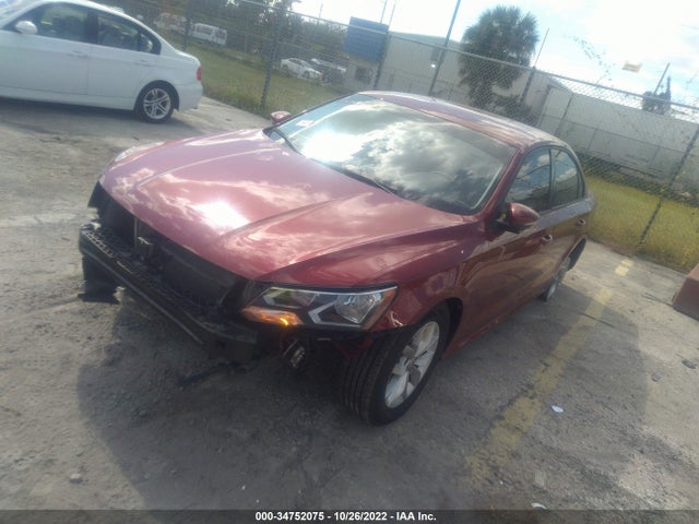 1VWAA7A37JC049972 Volkswagen Passat 2.0t S