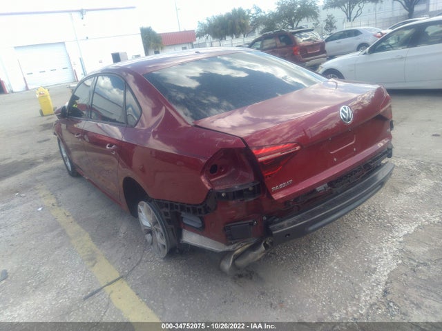 1VWAA7A37JC049972 Volkswagen Passat 2.0t S