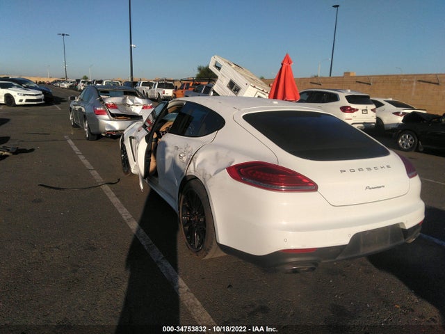 2016 Porsche Panamera, VIN: WP0AA2A78GL000443