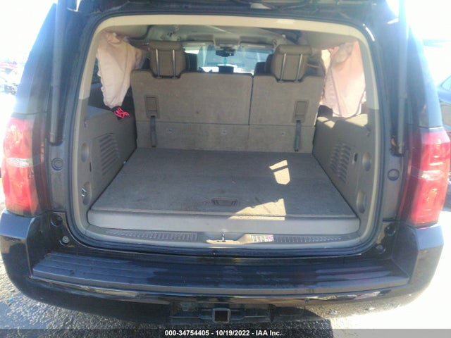 2017 Chevrolet Suburban, VIN: 1GNSCHKC7HR310098