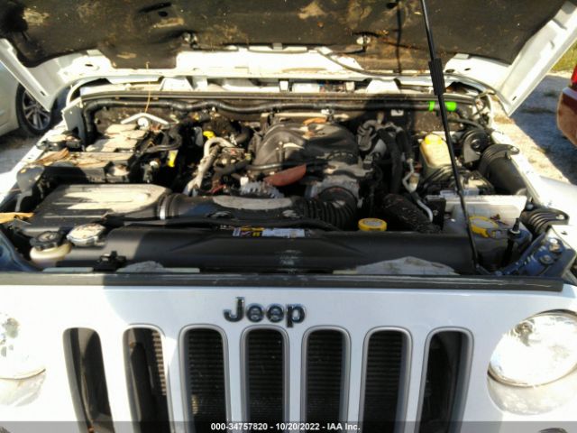 1C4HJWEG5GL199256 Jeep Wrangler Unlimited Sahara