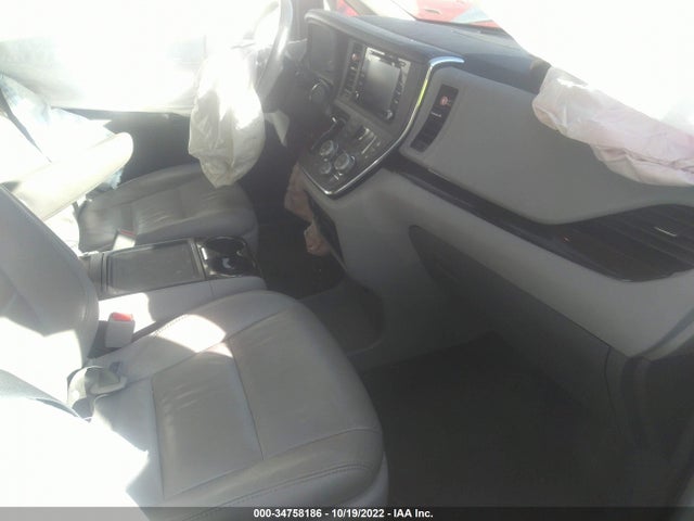 2018 Toyota Sienna, VIN: 5TDDZ3DC9JS197410
