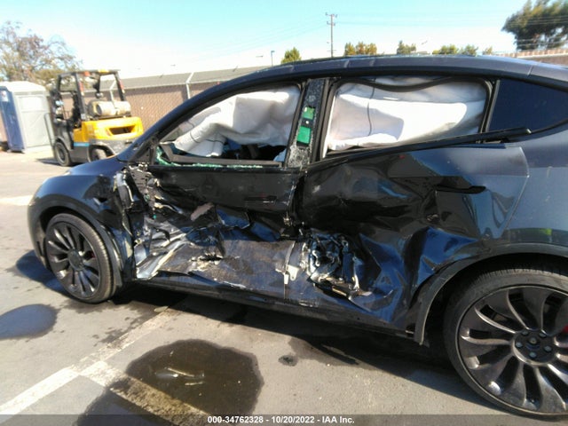 Tesla Model Y Performance 2021 5YJYGDEFXMF220532 Image 8