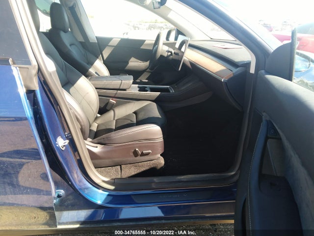 Tesla Model Y Long Range 2022 7SAYGAEE9NF400739 Image 5
