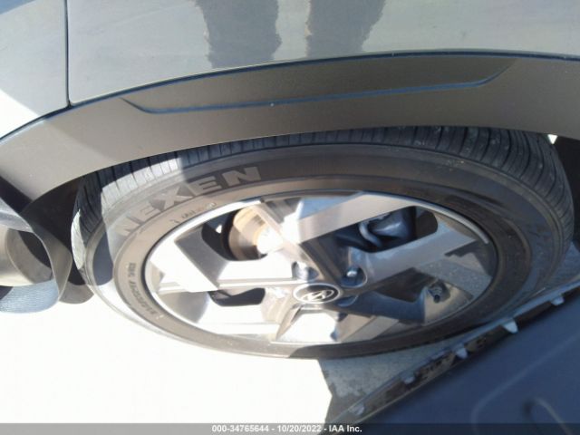 KMHRC8A3XNU137819 Hyundai Venue Sel