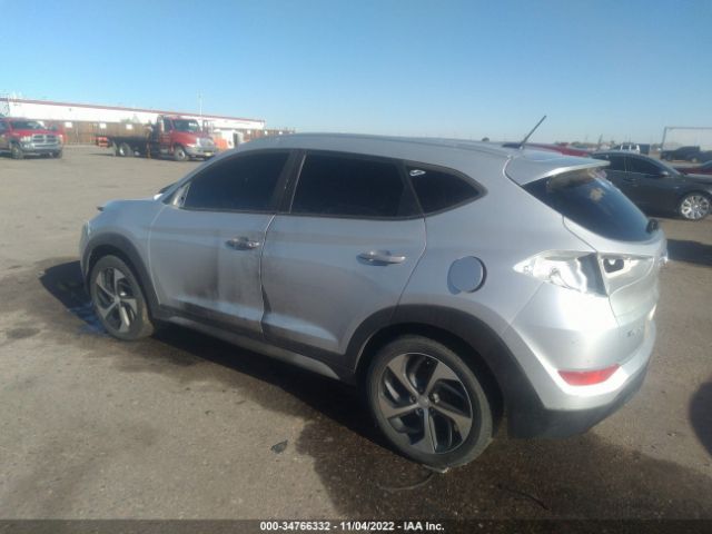 KM8J3CA22HU582650 Hyundai Tucson Sport