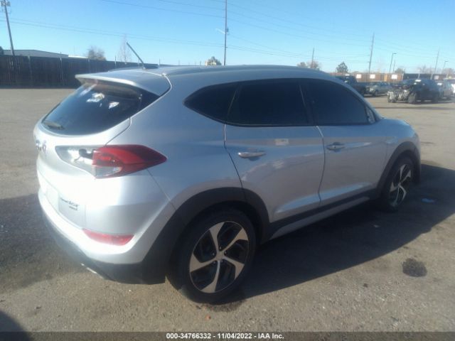 KM8J3CA22HU582650 Hyundai Tucson Sport